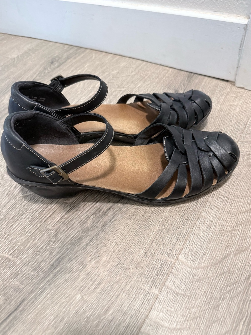 Clarks Black Leather Woven Mary Jane Mules - Picture 4 of 6